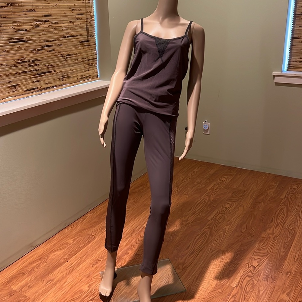 McPlanet Two Piece Active Wear Set Leggings And Tank Top W/Textured Trim Size 8